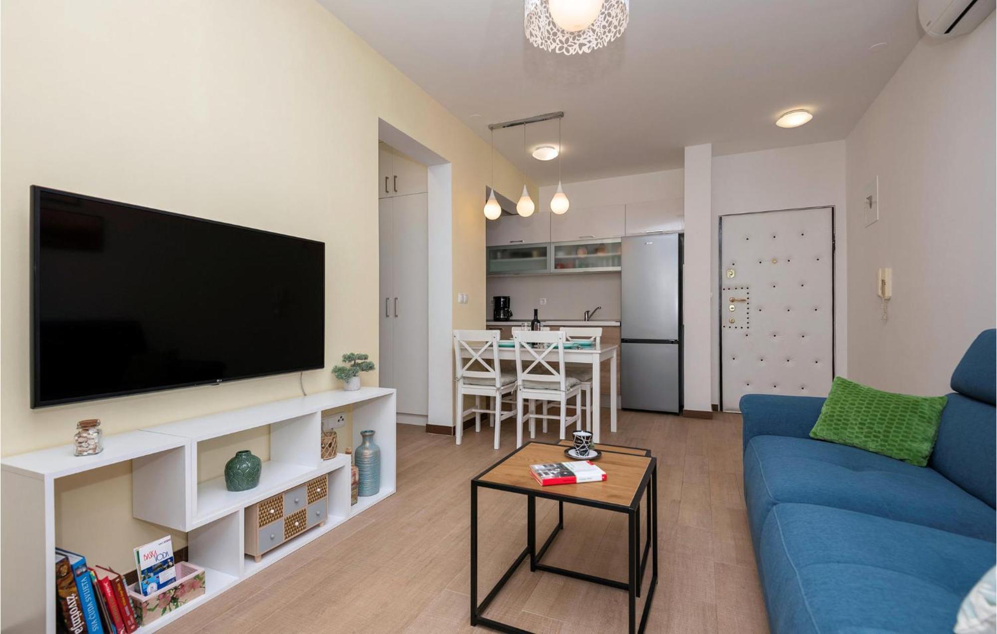 1 Bedroom Beautiful Apartment In Baska Voda Ngoại thất bức ảnh