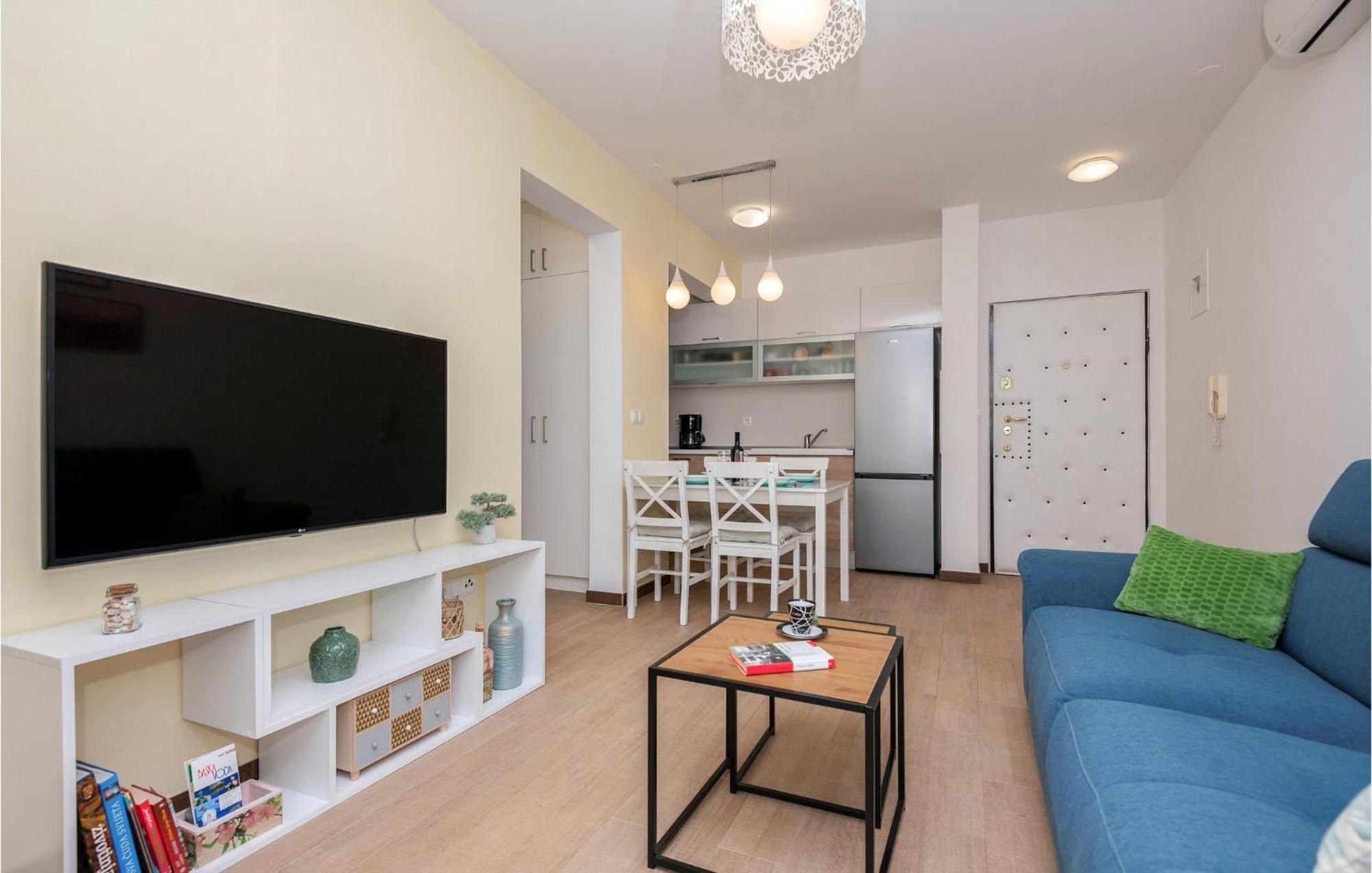 1 Bedroom Beautiful Apartment In Baska Voda Ngoại thất bức ảnh